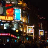 夜のウェストエンドの通り