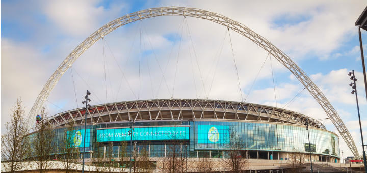 サッカーの聖地ウェンブリースタジアム ロンドン市内観光地ガイド Tanks London